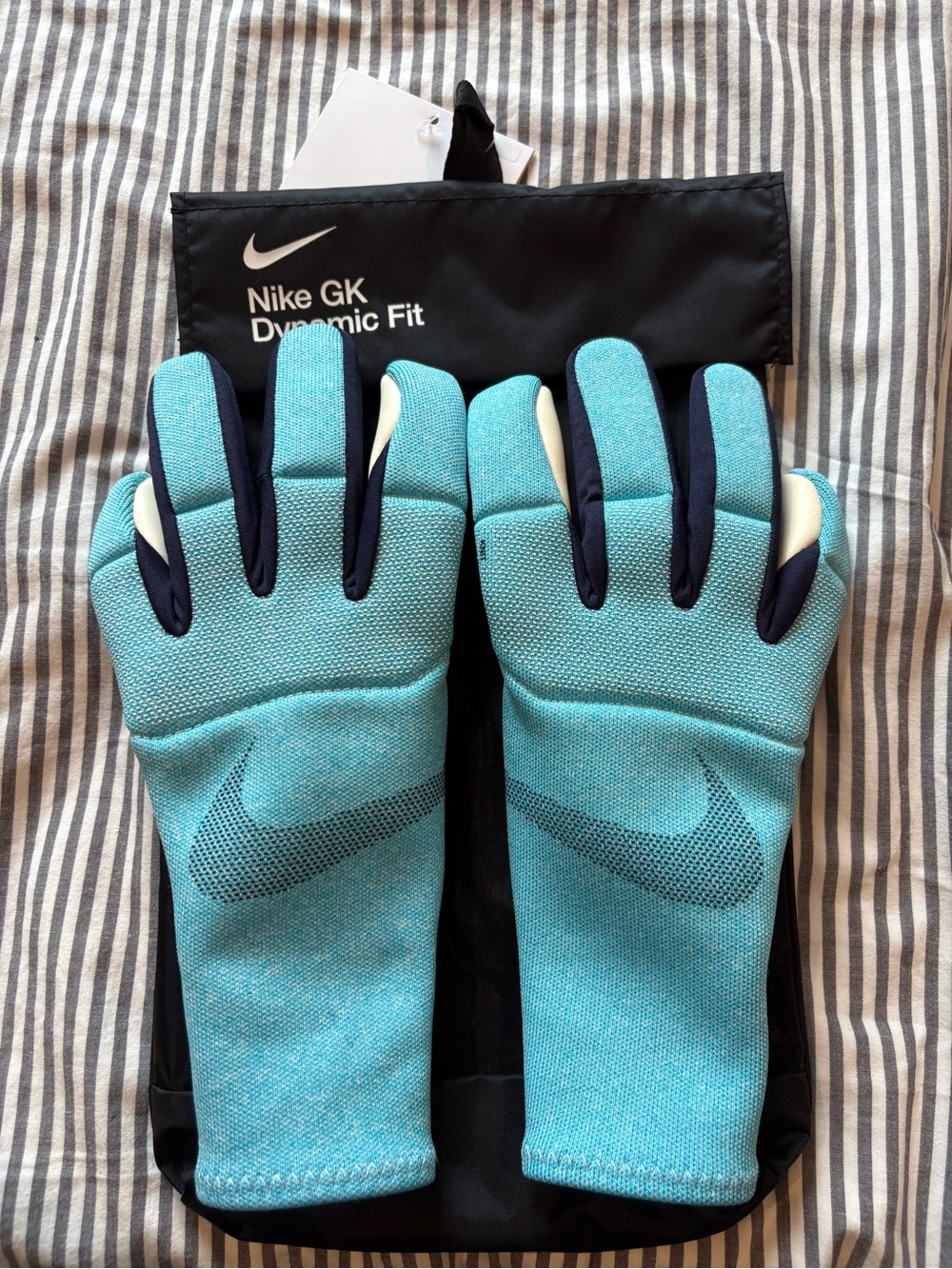 Nike Dynamic-Fit Goalkeeper Goalie GK Soccer Gloves Blue Men's Size 9 FZ4558-420